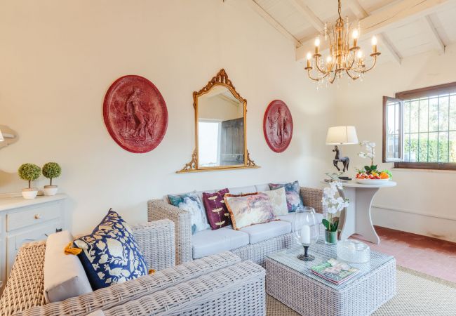 Villa i Monte San quirico - Villa Cesare, a Convenient 4 bedroom Villa with Pool close to Lucca Town Villa i Monte San quirico - Villa Cesare, a Convenient 4 bedroom Villa with Pool close to Lucca Town