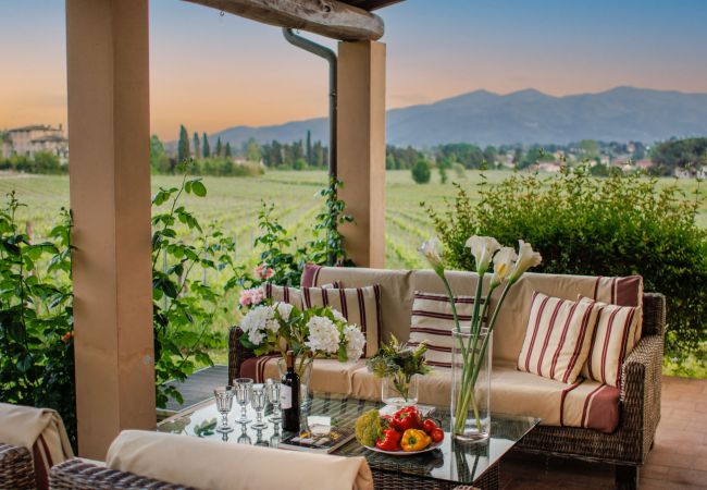 Villa i Monte San quirico - 3 Bedrooms Farmhouse with Shared Pool in the Fattoria Sardi Wine Resort in Lucca Villa i Monte San quirico - 3 Bedrooms Farmhouse with Shared Pool in the Fattoria Sardi Wine Resort in Lucca