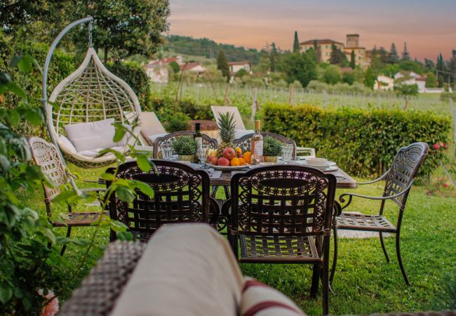 Villa i Monte San quirico - 3 Bedrooms Farmhouse with Shared Pool in the Fattoria Sardi Wine Resort in Lucca Villa i Monte San quirico - 3 Bedrooms Farmhouse with Shared Pool in the Fattoria Sardi Wine Resort in Lucca