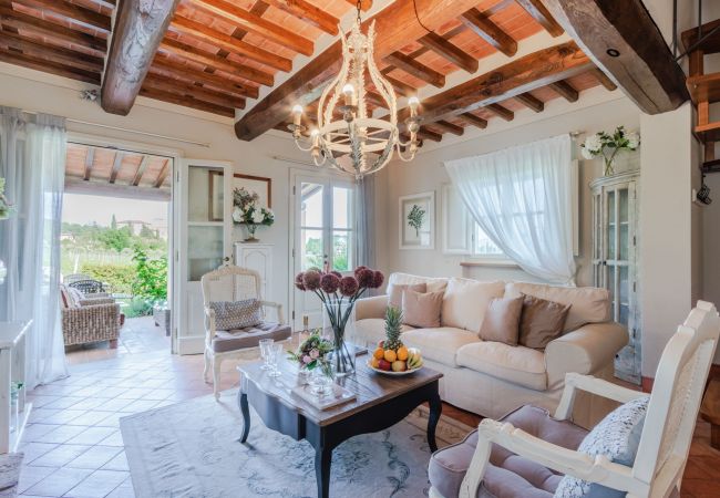 Villa i Monte San quirico - 3 Bedrooms Farmhouse with Shared Pool in the Fattoria Sardi Wine Resort in Lucca Villa i Monte San quirico - 3 Bedrooms Farmhouse with Shared Pool in the Fattoria Sardi Wine Resort in Lucca