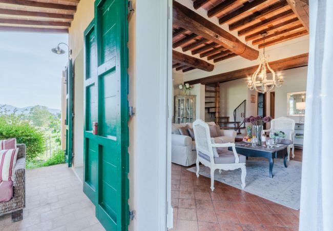 Villa i Monte San quirico - 3 Bedrooms Farmhouse with Shared Pool in the Fattoria Sardi Wine Resort in Lucca Villa i Monte San quirico - 3 Bedrooms Farmhouse with Shared Pool in the Fattoria Sardi Wine Resort in Lucca