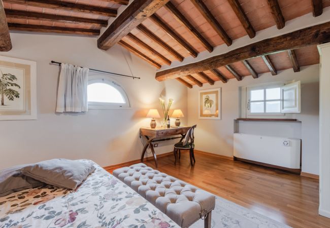 Villa i Monte San quirico - 3 Bedrooms Farmhouse with Shared Pool in the Fattoria Sardi Wine Resort in Lucca Villa i Monte San quirico - 3 Bedrooms Farmhouse with Shared Pool in the Fattoria Sardi Wine Resort in Lucca