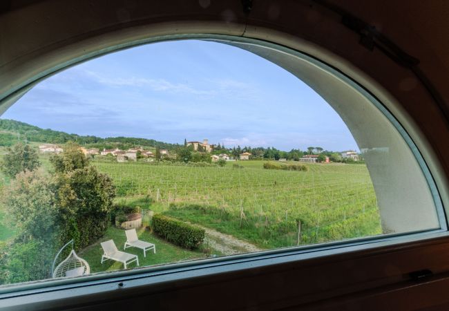 Villa i Monte San quirico - 3 Bedrooms Farmhouse with Shared Pool in the Fattoria Sardi Wine Resort in Lucca Villa i Monte San quirico - 3 Bedrooms Farmhouse with Shared Pool in the Fattoria Sardi Wine Resort in Lucca