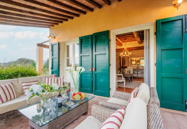 Villa i Monte San quirico - 3 Bedrooms Farmhouse with Shared Pool in the Fattoria Sardi Wine Resort in Lucca Villa i Monte San quirico - 3 Bedrooms Farmhouse with Shared Pool in the Fattoria Sardi Wine Resort in Lucca