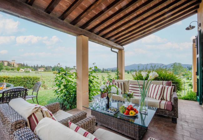 Villa i Monte San quirico - 3 Bedrooms Farmhouse with Shared Pool in the Fattoria Sardi Wine Resort in Lucca Villa i Monte San quirico - 3 Bedrooms Farmhouse with Shared Pool in the Fattoria Sardi Wine Resort in Lucca