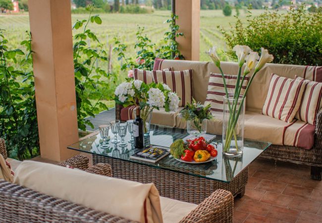 Villa i Monte San quirico - 3 Bedrooms Farmhouse with Shared Pool in the Fattoria Sardi Wine Resort in Lucca Villa i Monte San quirico - 3 Bedrooms Farmhouse with Shared Pool in the Fattoria Sardi Wine Resort in Lucca