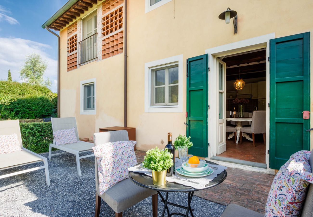 Lägenhet i Monte San quirico - One Bedroom Farmhouse Apartment with shared Pool in Fattoria Sardi Wine Resort in Lucca Lägenhet i Monte San quirico - One Bedroom Farmhouse Apartment with shared Pool in Fattoria Sardi Wine Resort in Lucca
