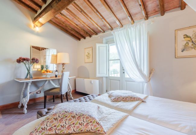 Lägenhet i Monte San quirico - Maria Farmhouse Apartment in Wine Resort in Lucca Lägenhet i Monte San quirico - Maria Farmhouse Apartment in Wine Resort in Lucca