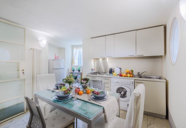 Lägenhet i Lucca - Elegant Apartment in a Quiet Street inside the Walls Of Lucca Lägenhet i Lucca - Elegant Apartment in a Quiet Street inside the Walls Of Lucca