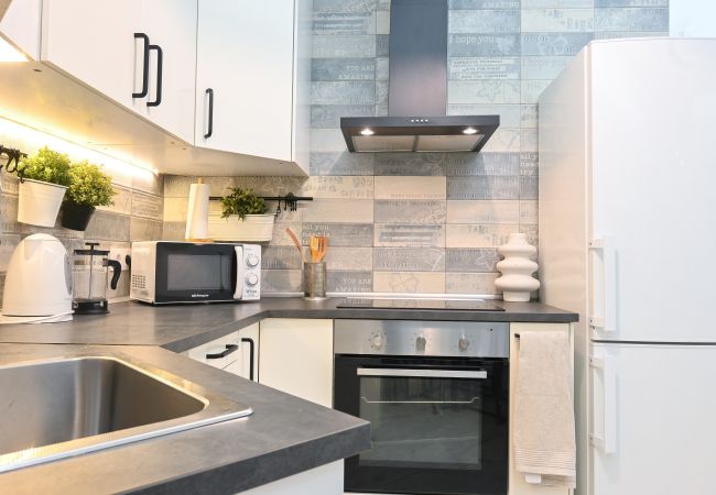 Lägenhet i Madrid - Moderno y elegante ap. Barrio Ibiza Temporal Lägenhet i Madrid - Moderno y elegante ap. Barrio Ibiza Temporal