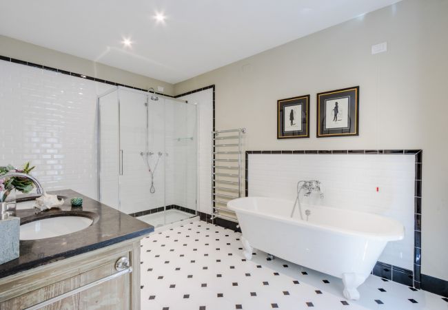 Lägenhet i Lucca - The Healing Garden, 4 bedrooms Villa inside the Walls Lägenhet i Lucca - The Healing Garden, 4 bedrooms Villa inside the Walls