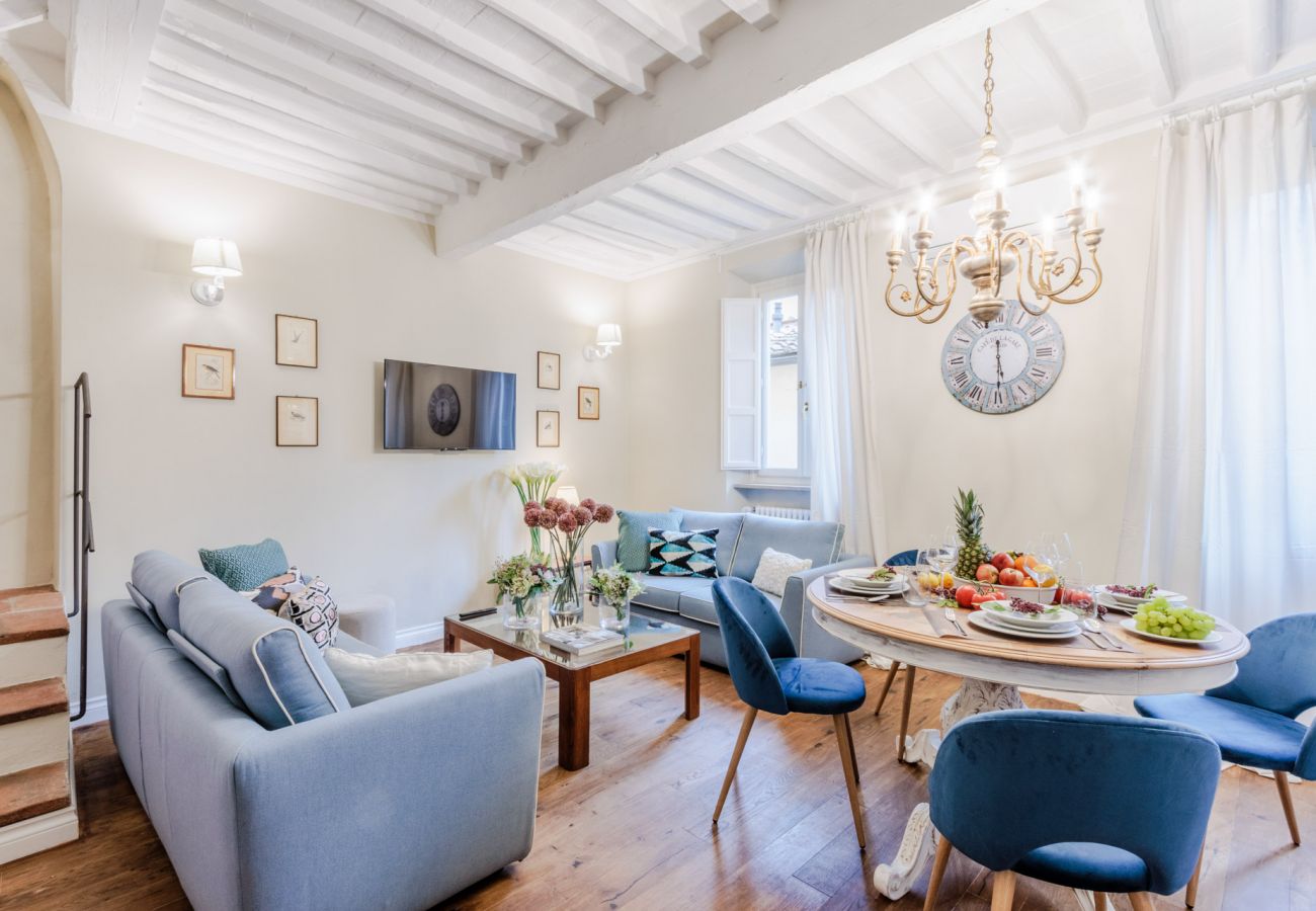 Lägenhet i Lucca - 3 bedrooms Apartment by the Lucca Cathedral Lägenhet i Lucca - 3 bedrooms Apartment by the Lucca Cathedral