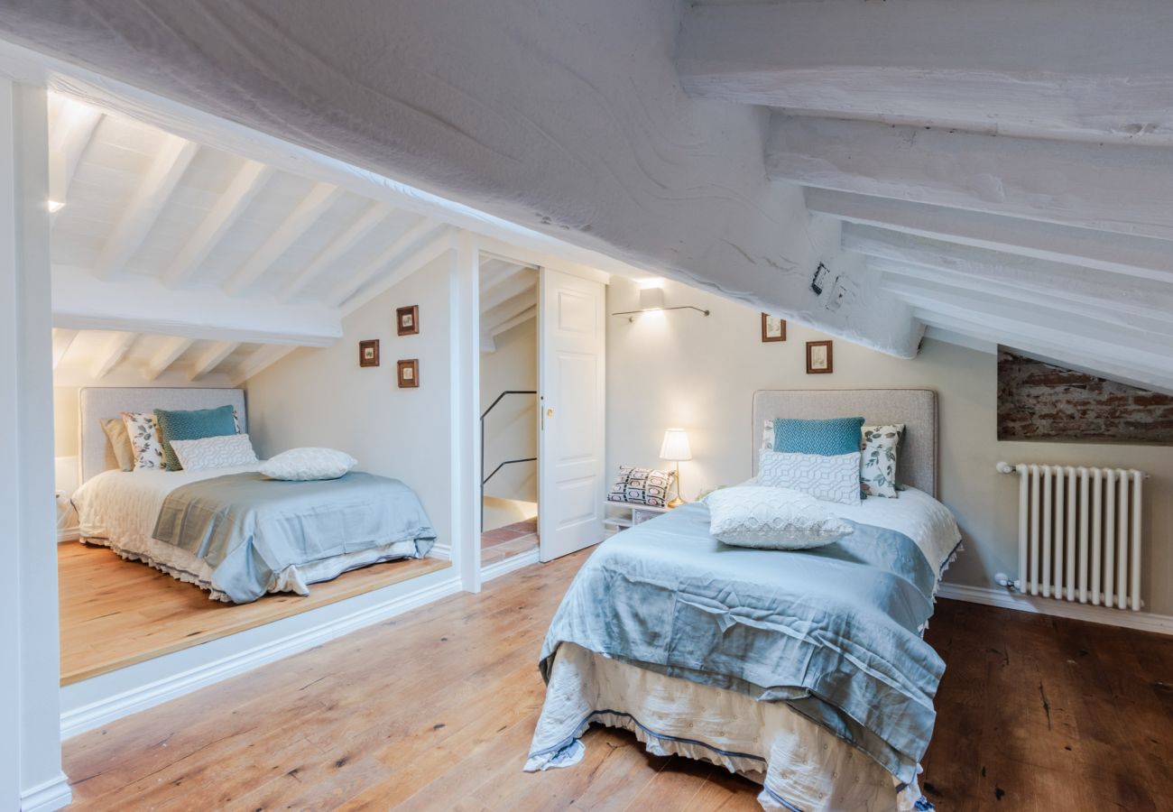 Lägenhet i Lucca - 3 bedrooms Apartment by the Lucca Cathedral Lägenhet i Lucca - 3 bedrooms Apartment by the Lucca Cathedral