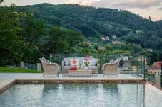 Villa i Pescaglia - Villa Grema, a Farmhouse with Private Infinity Pool between Lucca and the Beach