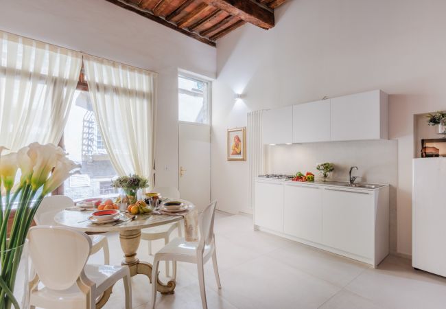 Lägenhet i Lucca - Smart and Convenient Ground Floor Apartment inside the Lucca Walls Lägenhet i Lucca - Smart and Convenient Ground Floor Apartment inside the Lucca Walls