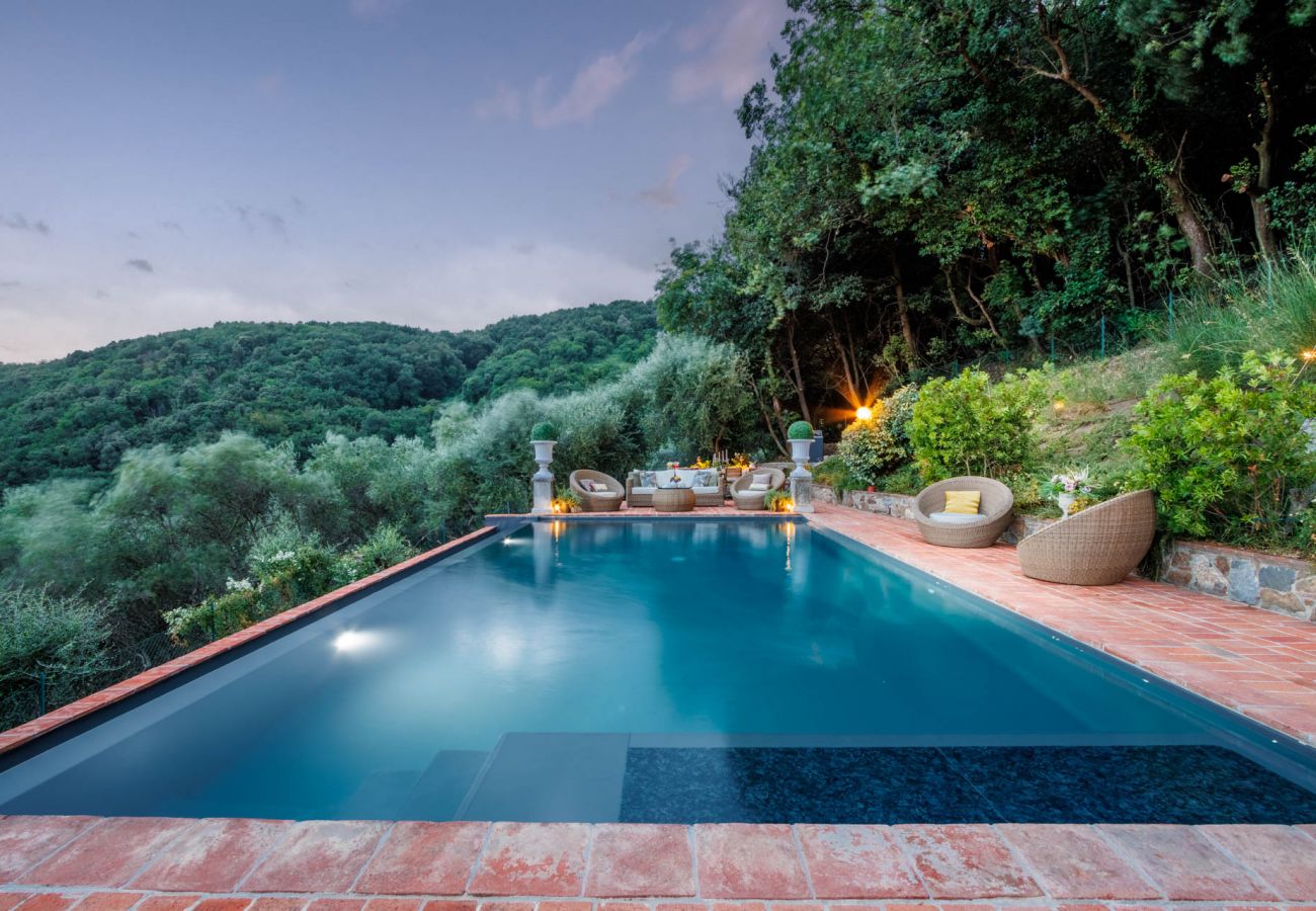 Villa i San Concordio di Moriano - Villa Lina, Luxury Farmhouse with Pool and Amazing View close to Lucca Town Centre