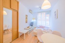 Studio i Madrid - COQUETO ESTUDIO JUNTO A CUATRO TORRES E INSTITUTO DE EMPRESA