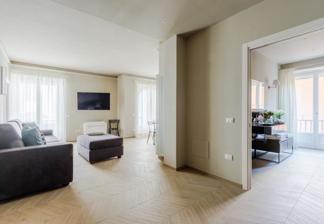 Lägenhet i Lucca - Luxury Modern Apartment with Elevator and Balcony inside the Walls of Lucca Lägenhet i Lucca - Luxury Modern Apartment with Elevator and Balcony inside the Walls of Lucca