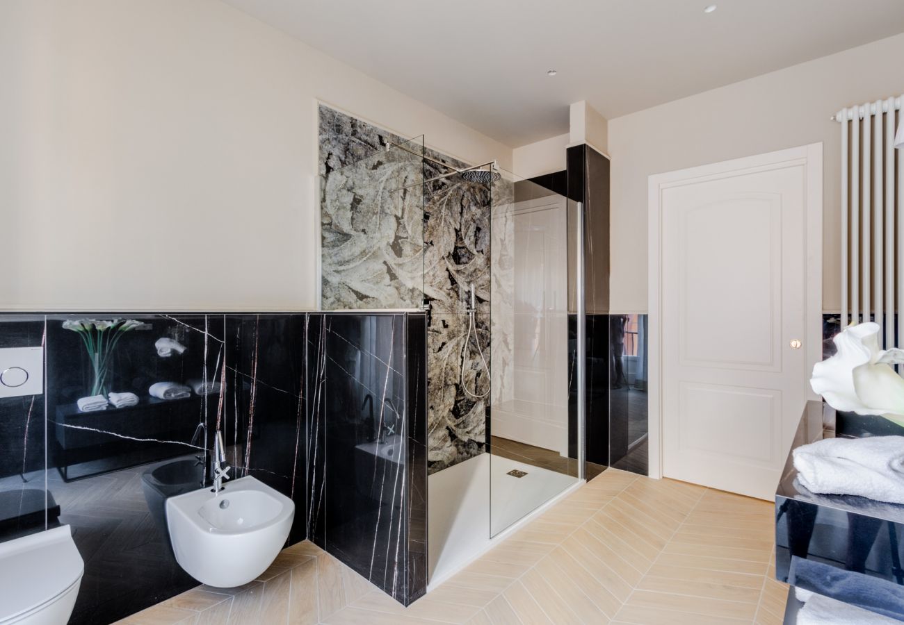 Lägenhet i Lucca - Luxury Modern Apartment with Elevator and Balcony inside the Walls of Lucca Lägenhet i Lucca - Luxury Modern Apartment with Elevator and Balcony inside the Walls of Lucca