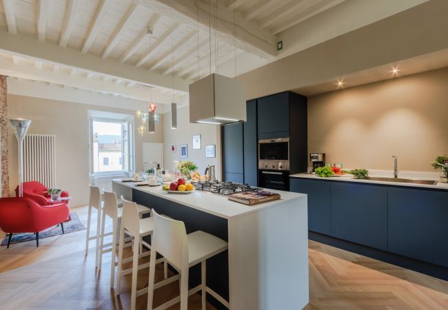 Lägenhet i Lucca - Casa Pino 2 bedrooms 2 bathrooms contemporary apartment facing Piazza Anfiteatro Lägenhet i Lucca - Casa Pino 2 bedrooms 2 bathrooms contemporary apartment facing Piazza Anfiteatro