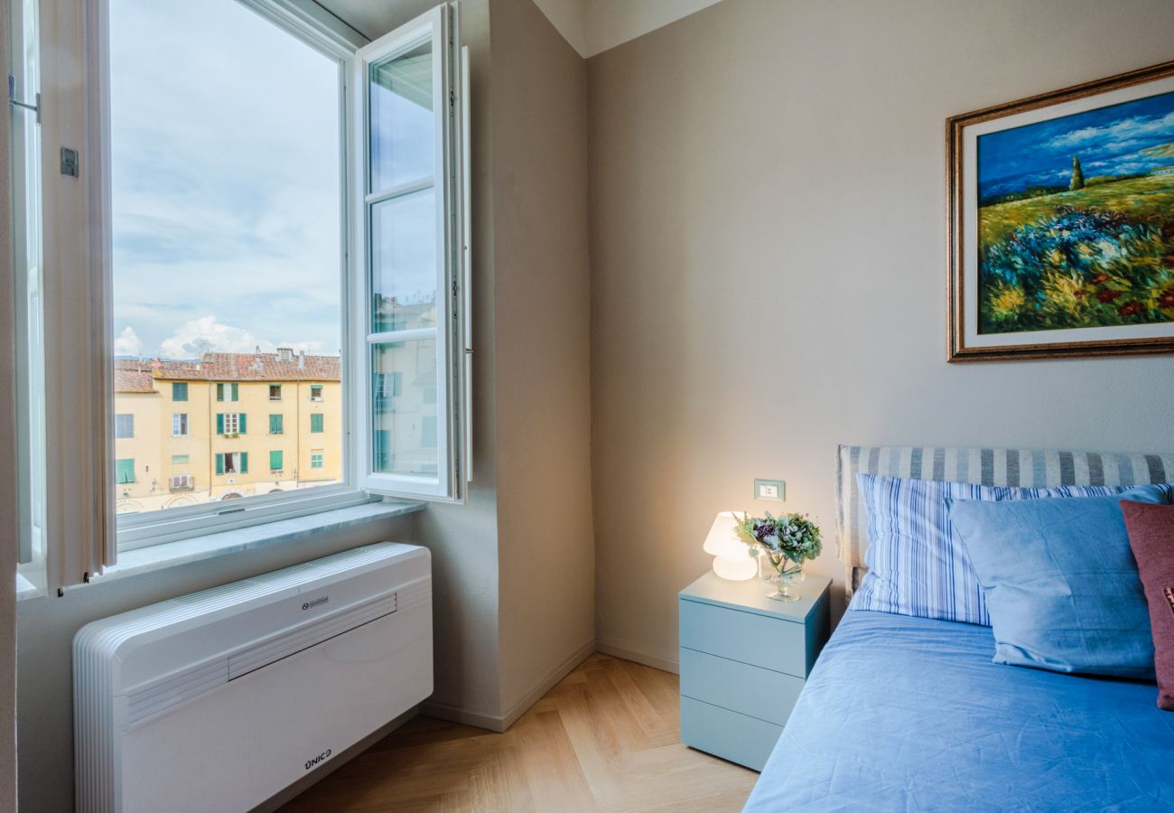 Lägenhet i Lucca - Casa Pino 2 bedrooms 2 bathrooms contemporary apartment facing Piazza Anfiteatro Lägenhet i Lucca - Casa Pino 2 bedrooms 2 bathrooms contemporary apartment facing Piazza Anfiteatro