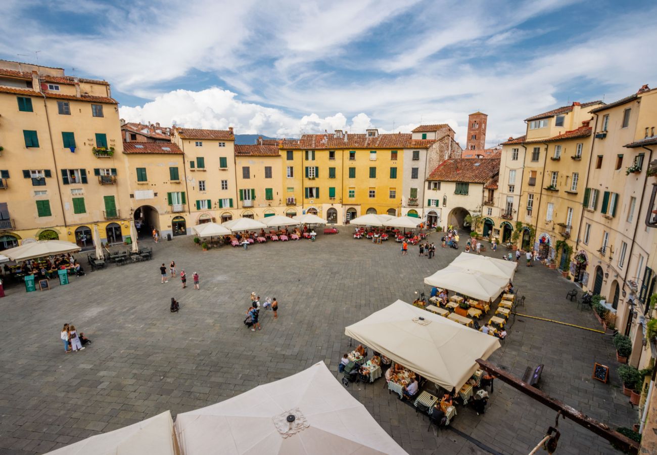 Lägenhet i Lucca - Casa Pino 2 bedrooms 2 bathrooms contemporary apartment facing Piazza Anfiteatro Lägenhet i Lucca - Casa Pino 2 bedrooms 2 bathrooms contemporary apartment facing Piazza Anfiteatro