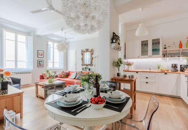 Lägenhet i Lucca - Miss Penny, a Welcoming Modern  2 Bedrooms Apartment at Piazza San Michele Lägenhet i Lucca - Miss Penny, a Welcoming Modern  2 Bedrooms Apartment at Piazza San Michele