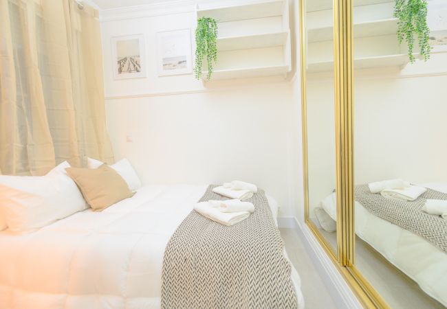 Lägenhet i Madrid - Atractivo apartamento de un dormitorio con patio interior junto al Intercambiador de Avenida América Temporal Lägenhet i Madrid - Atractivo apartamento de un dormitorio con patio interior junto al Intercambiador de Avenida América Temporal