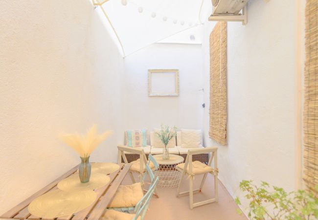 Lägenhet i Madrid - Atractivo apartamento de un dormitorio con patio interior junto al Intercambiador de Avenida América Temporal Lägenhet i Madrid - Atractivo apartamento de un dormitorio con patio interior junto al Intercambiador de Avenida América Temporal