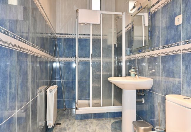 Lägenhet i Madrid - Apartamento de Cuatro Dormitorios en el Bohemio Barrio de Malasaña.Temporal  Lägenhet i Madrid - Apartamento de Cuatro Dormitorios en el Bohemio Barrio de Malasaña.Temporal