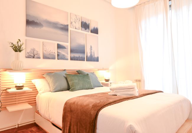 Lägenhet i Madrid - Apartamento de Cuatro Dormitorios en el Bohemio Barrio de Malasaña.Temporal  Lägenhet i Madrid - Apartamento de Cuatro Dormitorios en el Bohemio Barrio de Malasaña.Temporal