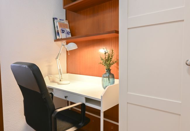 Lägenhet i Madrid - Apartamento de Cuatro Dormitorios en el Bohemio Barrio de Malasaña.Temporal  Lägenhet i Madrid - Apartamento de Cuatro Dormitorios en el Bohemio Barrio de Malasaña.Temporal