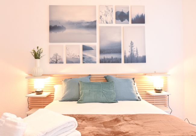 Lägenhet i Madrid - Apartamento de Cuatro Dormitorios en el Bohemio Barrio de Malasaña.Temporal  Lägenhet i Madrid - Apartamento de Cuatro Dormitorios en el Bohemio Barrio de Malasaña.Temporal