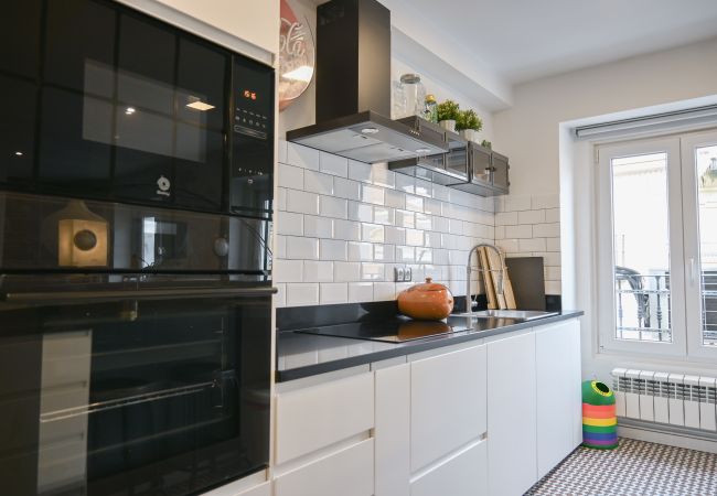 Lägenhet i Madrid - Agradable Apartamento de 2 Dormitorios y 2 baños en el Barrio Universidad. Temporal  Lägenhet i Madrid - Agradable Apartamento de 2 Dormitorios y 2 baños en el Barrio Universidad. Temporal