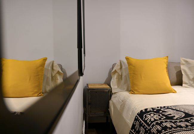 Lägenhet i Madrid - Agradable Apartamento de 2 Dormitorios y 2 baños en el Barrio Universidad. Temporal  Lägenhet i Madrid - Agradable Apartamento de 2 Dormitorios y 2 baños en el Barrio Universidad. Temporal