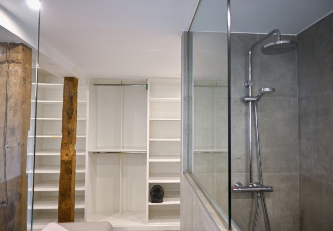 Lägenhet i Madrid - Agradable Apartamento de 2 Dormitorios y 2 baños en el Barrio Universidad. Temporal  Lägenhet i Madrid - Agradable Apartamento de 2 Dormitorios y 2 baños en el Barrio Universidad. Temporal