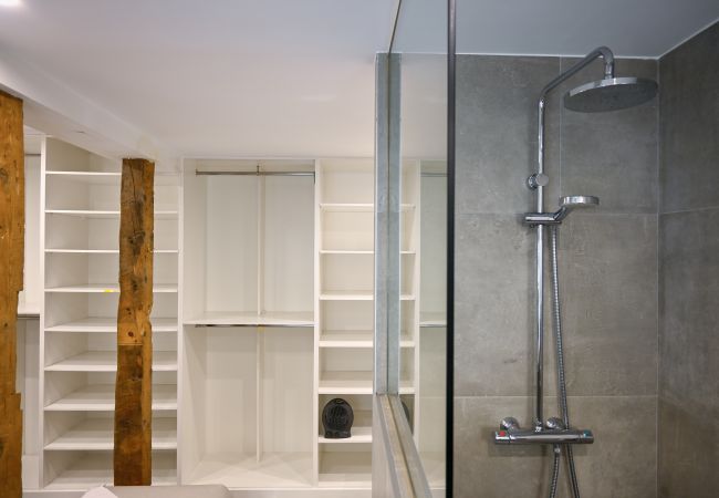 Lägenhet i Madrid - Agradable Apartamento de 2 Dormitorios y 2 baños en el Barrio Universidad. Temporal  Lägenhet i Madrid - Agradable Apartamento de 2 Dormitorios y 2 baños en el Barrio Universidad. Temporal