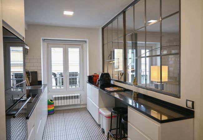 Lägenhet i Madrid - Agradable Apartamento de 2 Dormitorios y 2 baños en el Barrio Universidad. Temporal  Lägenhet i Madrid - Agradable Apartamento de 2 Dormitorios y 2 baños en el Barrio Universidad. Temporal