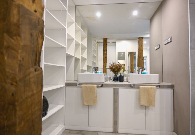 Lägenhet i Madrid - Agradable Apartamento de 2 Dormitorios y 2 baños en el Barrio Universidad. Temporal  Lägenhet i Madrid - Agradable Apartamento de 2 Dormitorios y 2 baños en el Barrio Universidad. Temporal