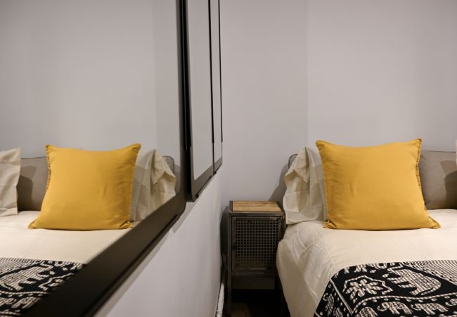 Lägenhet i Madrid - Agradable Apartamento de 2 Dormitorios y 2 baños en el Barrio Universidad. Temporal  Lägenhet i Madrid - Agradable Apartamento de 2 Dormitorios y 2 baños en el Barrio Universidad. Temporal