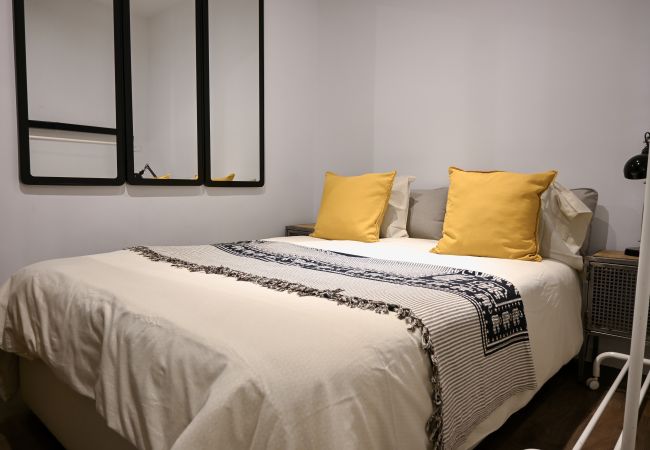 Lägenhet i Madrid - Agradable Apartamento de 2 Dormitorios y 2 baños en el Barrio Universidad. Temporal  Lägenhet i Madrid - Agradable Apartamento de 2 Dormitorios y 2 baños en el Barrio Universidad. Temporal