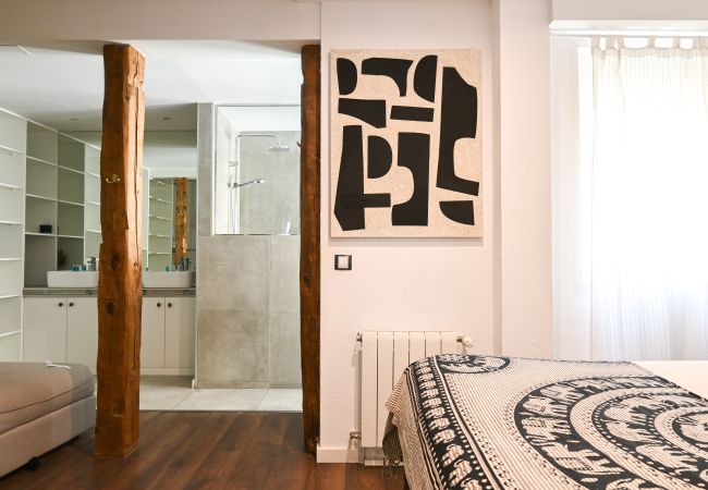 Lägenhet i Madrid - Agradable Apartamento de 2 Dormitorios y 2 baños en el Barrio Universidad. Temporal  Lägenhet i Madrid - Agradable Apartamento de 2 Dormitorios y 2 baños en el Barrio Universidad. Temporal