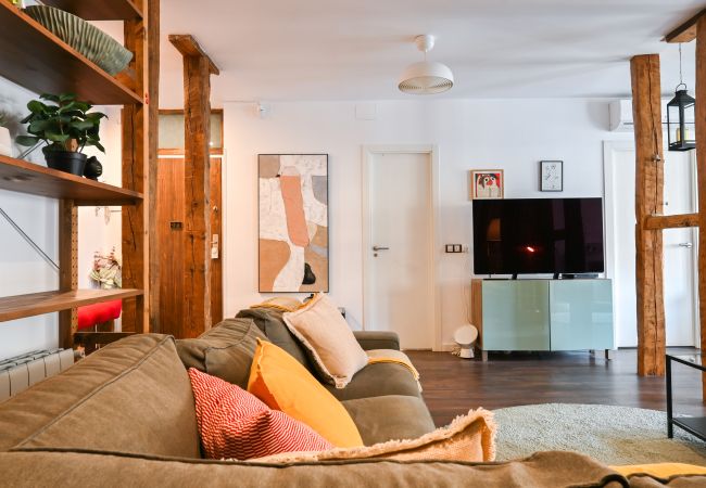 Lägenhet i Madrid - Agradable Apartamento de 2 Dormitorios y 2 baños en el Barrio Universidad. Temporal  Lägenhet i Madrid - Agradable Apartamento de 2 Dormitorios y 2 baños en el Barrio Universidad. Temporal