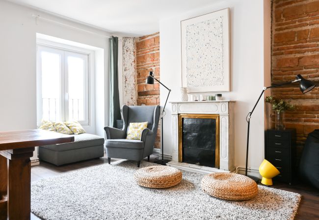 Lägenhet i Madrid - Agradable Apartamento de 2 Dormitorios y 2 baños en el Barrio Universidad. Temporal  Lägenhet i Madrid - Agradable Apartamento de 2 Dormitorios y 2 baños en el Barrio Universidad. Temporal