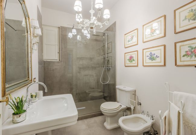 Lägenhet i Lucca - Casa Celeste 3 Bedrooms Apartment with Terrace Inside Lucca Lägenhet i Lucca - Casa Celeste 3 Bedrooms Apartment with Terrace Inside Lucca