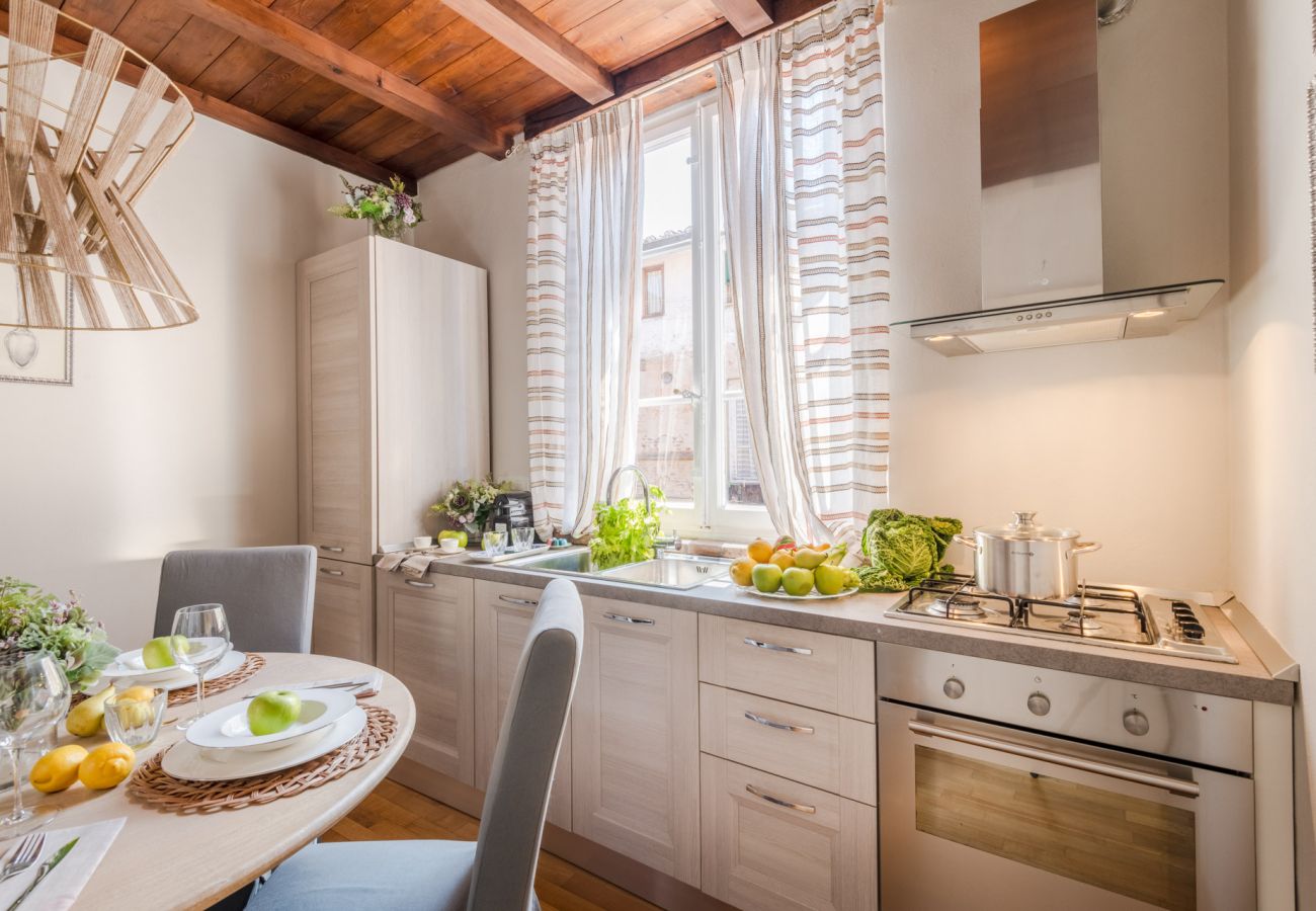 Lägenhet i Lucca - Timeless Elegance: A Historic Retreat in Lucca's Art District Lägenhet i Lucca - Timeless Elegance: A Historic Retreat in Lucca's Art District