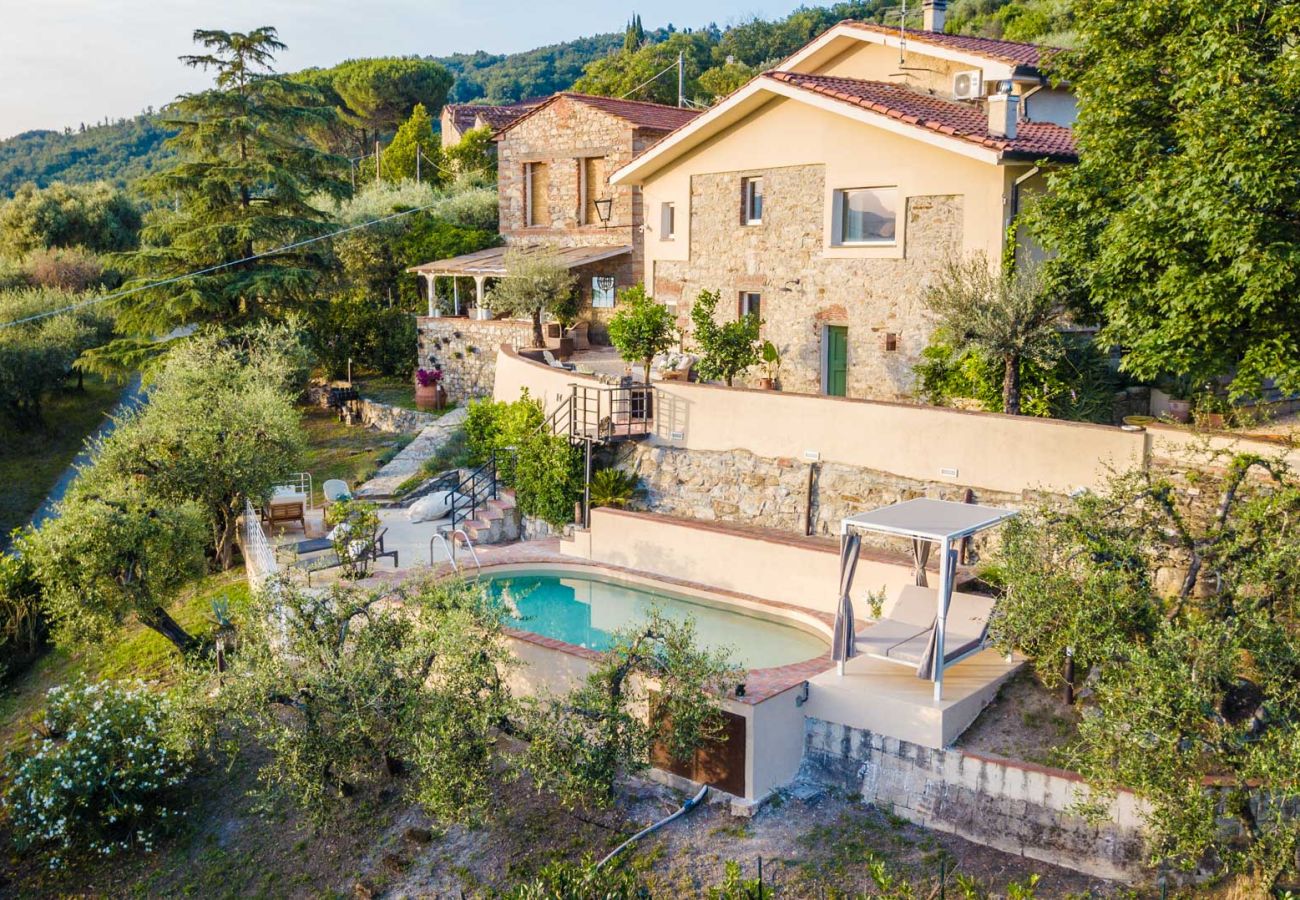 Villa i Monsummano Terme - Panoramic Farmhouse with Pool and Amazing Views