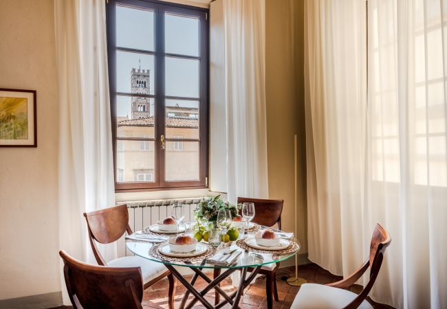 Lägenhet i Lucca - Smart apartment with view in a central Lucca location Lägenhet i Lucca - Smart apartment with view in a central Lucca location