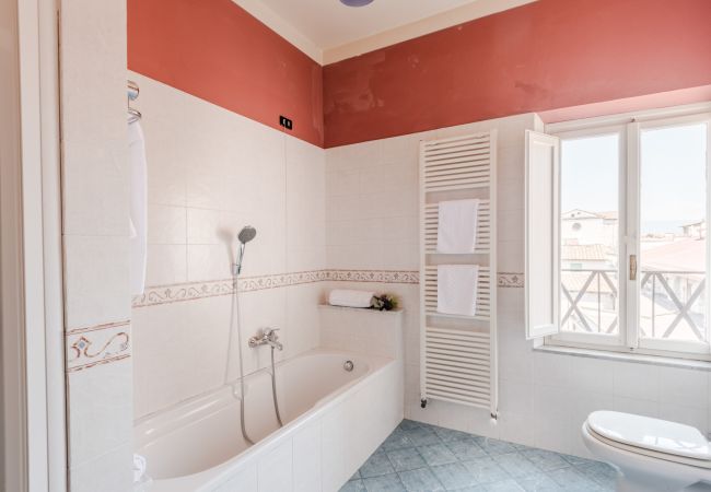 Lägenhet i Lucca - Panoramic penthouse with views and elevator in Lucca Lägenhet i Lucca - Panoramic penthouse with views and elevator in Lucca