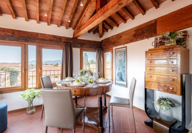 Lägenhet i Lucca - Panoramic penthouse with views and elevator in Lucca Lägenhet i Lucca - Panoramic penthouse with views and elevator in Lucca